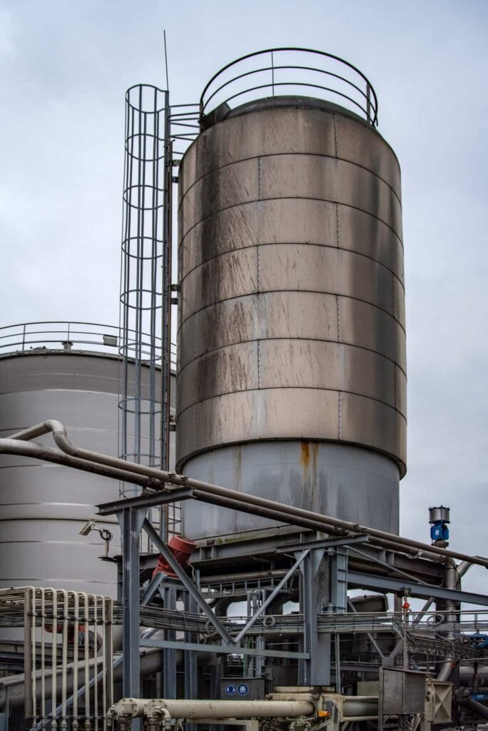 photo of a storage silo on a weigh structuree